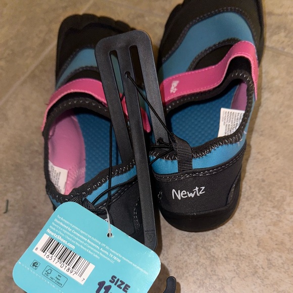 Newt UPF size 11/12 SPF 50* WaterShoes - Picture 2 of 4